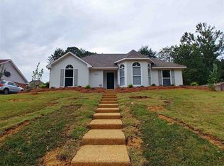 607 Treeline Dr, Brandon, MS 39042