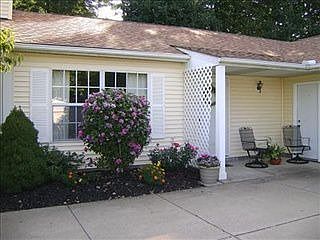 3rd image of 292 Parkway Blvd