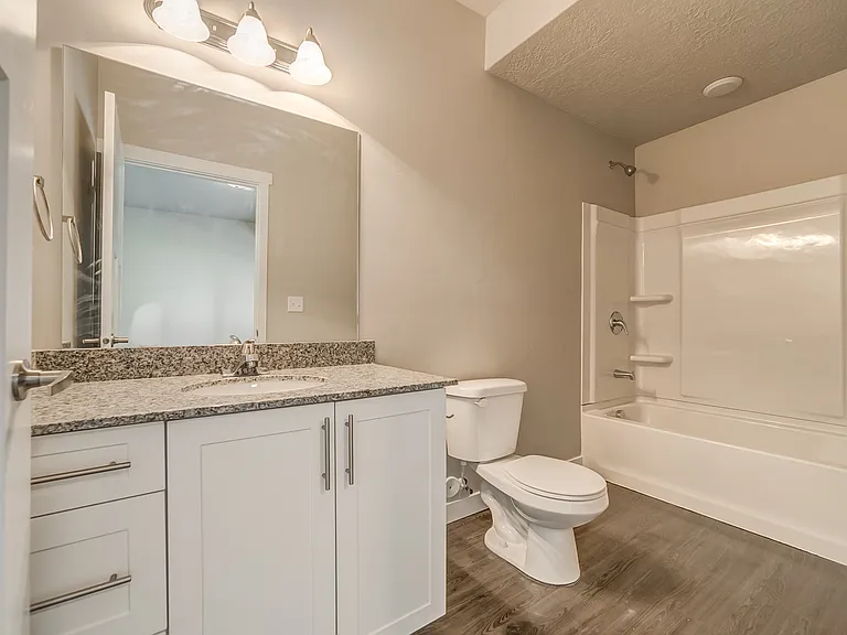 217 N 670 E #104 — Photo 11