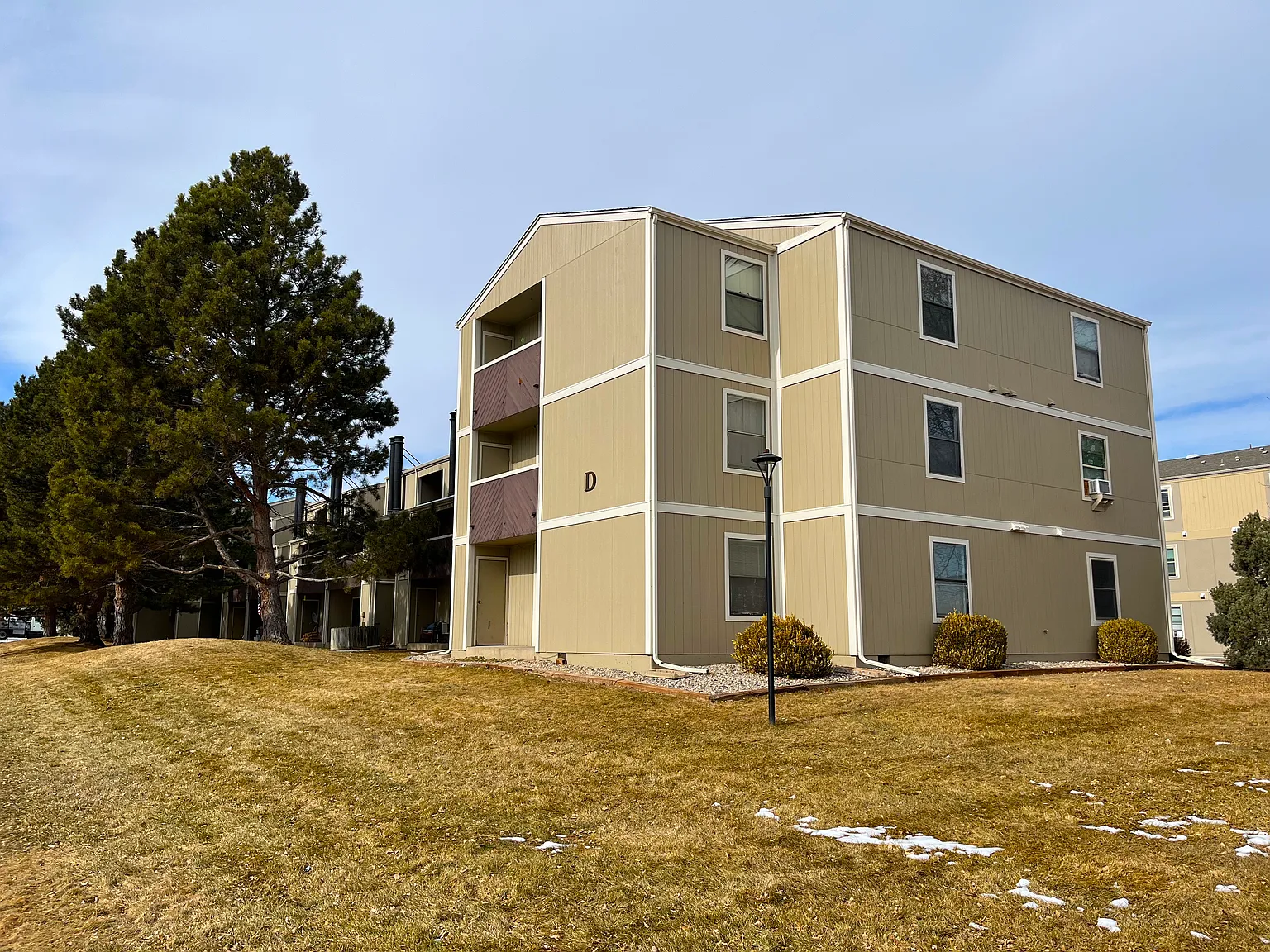 2 bed, 731 sqft, $1,300 — Photo 3