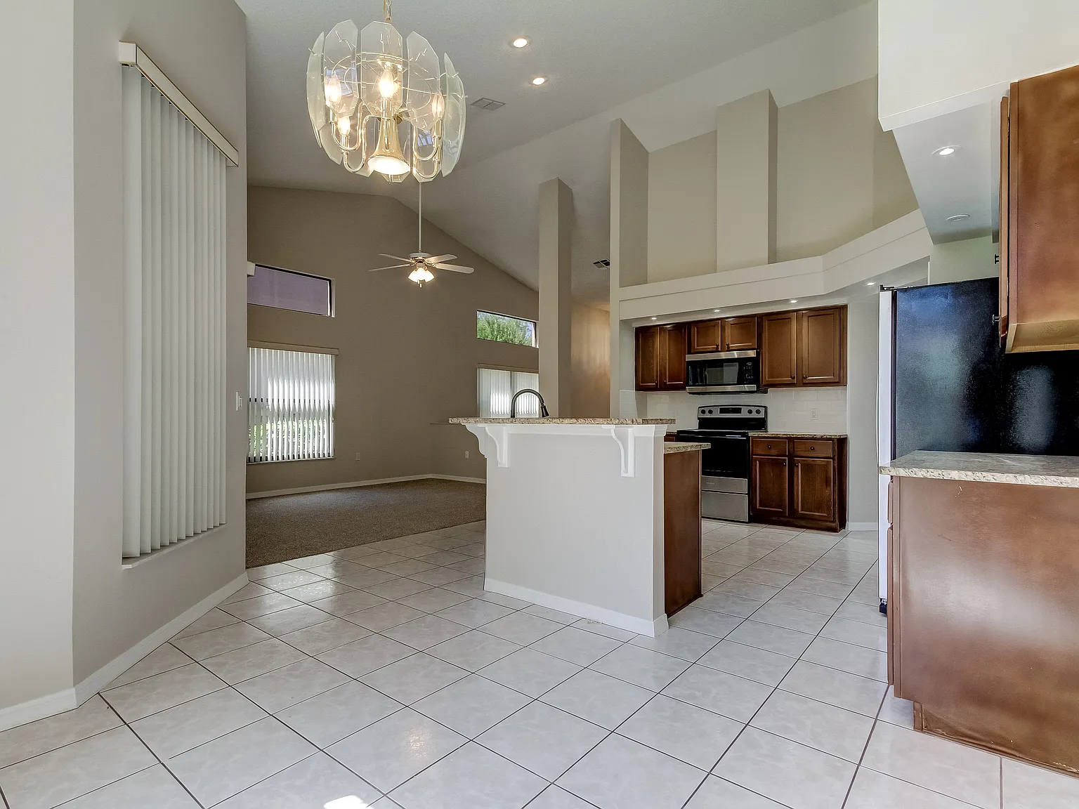 2 bed, 1676 sqft, $2,195 — Photo 3