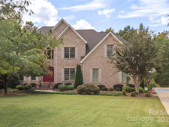 107 Northchase Dr, Concord, NC 28027