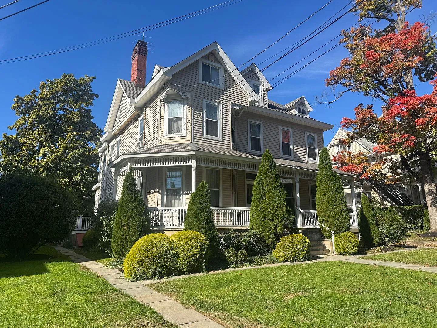 Charming Victorian Apartment in the Heart of Princeton! — Photo 3
