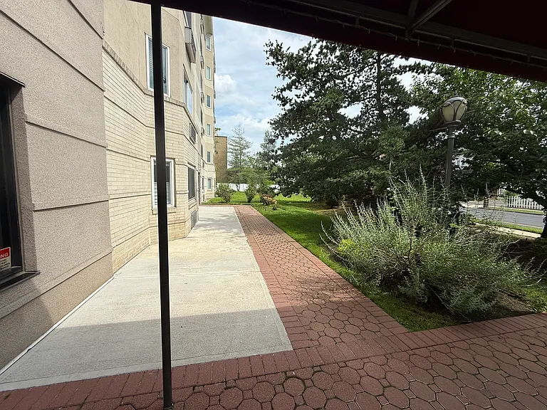 310 Lookout Ave #106 — Photo 13