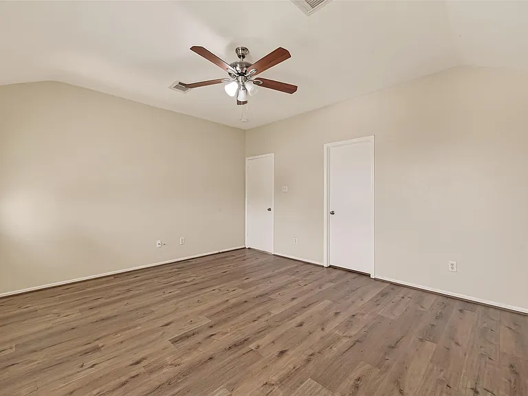 1838 Strongs Ct — Photo 24