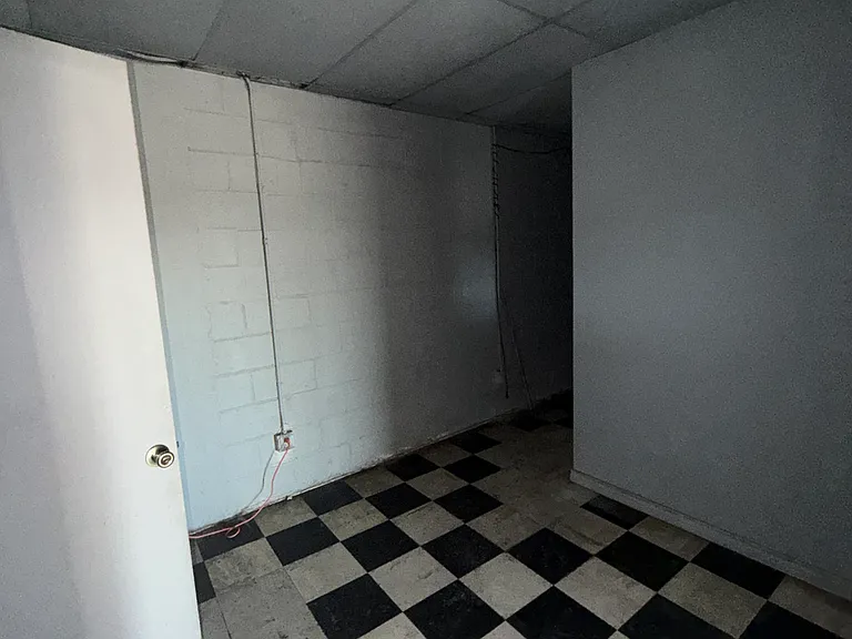 122 N Staples St #A — Photo 10