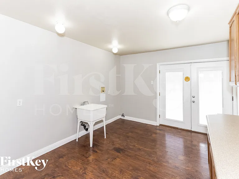 1692 S Capistrano Ave — Photo 5