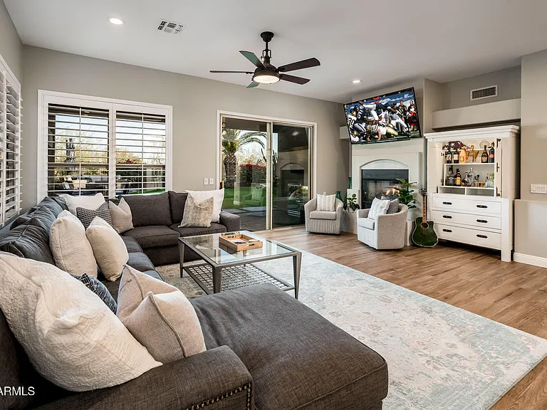 4375 E Lariat Ln — Photo 10