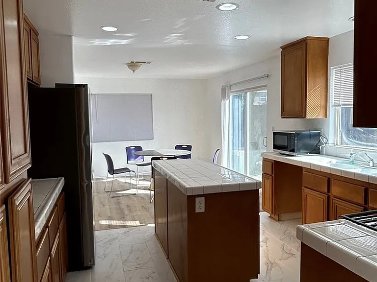 26071 Peck St — Photo 15