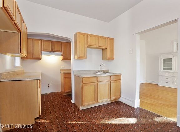 4th image of 1305 W Thorndale Ave