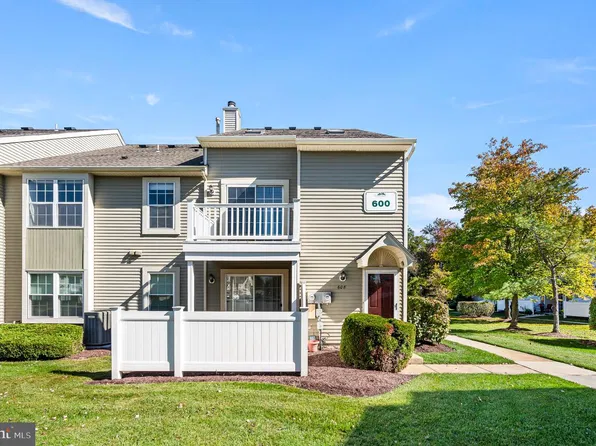 608 Trescott Pl, Mount Laurel, NJ 08054