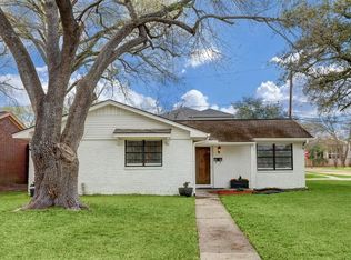 1019 Howard Ln, Bellaire, TX 77401