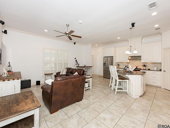 3rd image of 5762 Mimosa Way