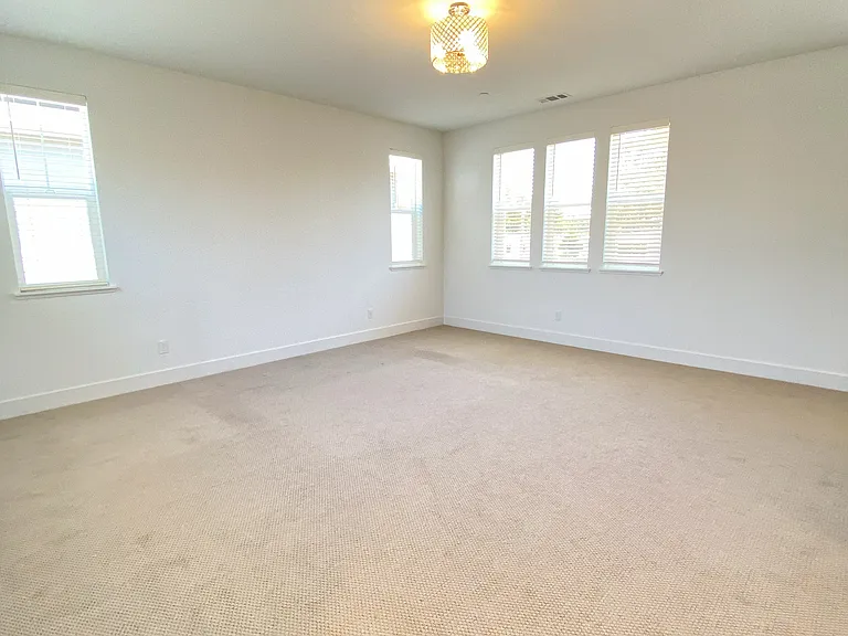 2611 California Ave — Photo 8