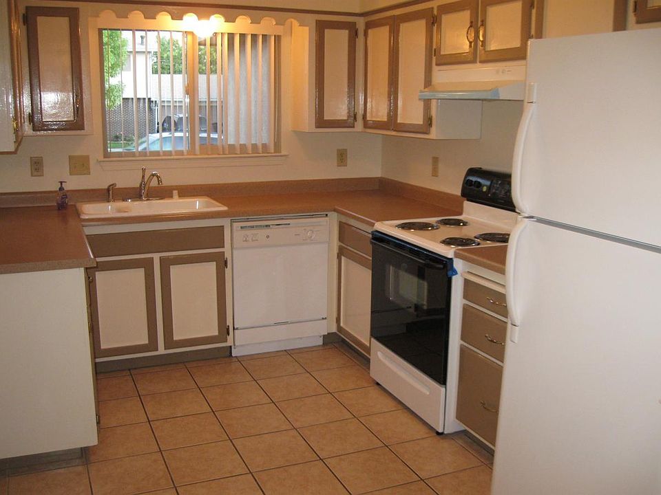 2nd image of 10307 Cielito Lindo NE