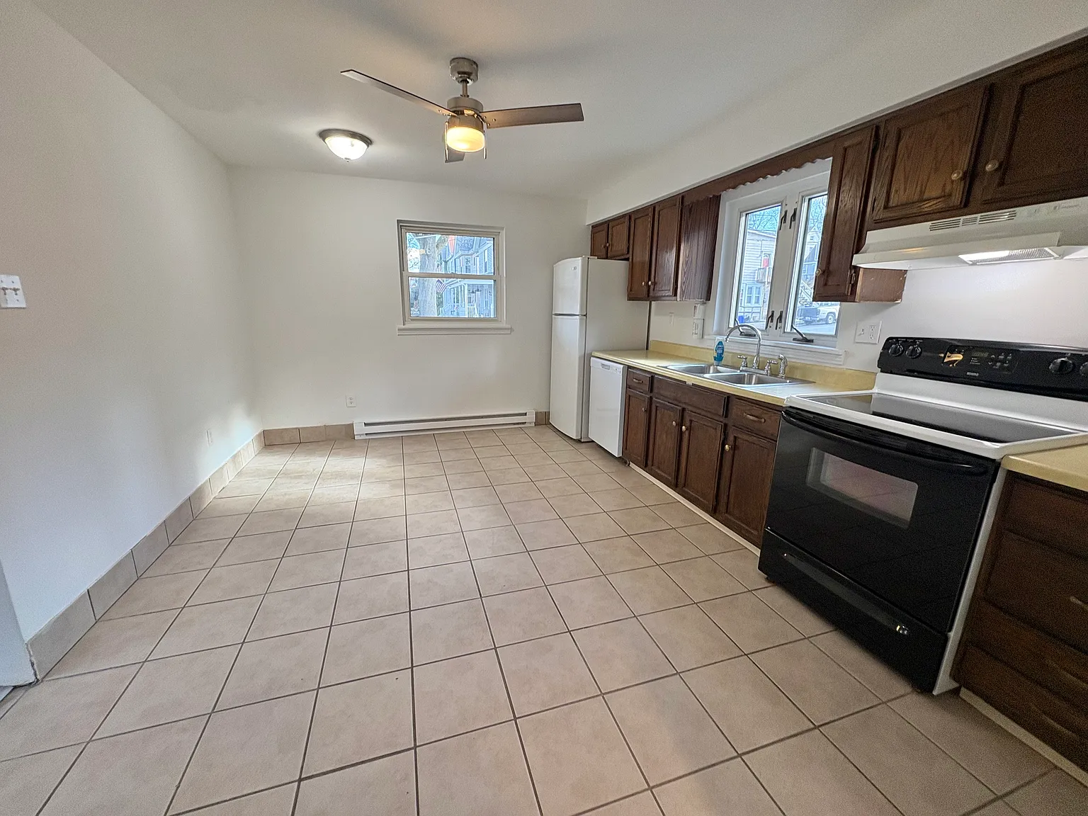 2 bed, 950 sqft, $1,500 — Photo 4