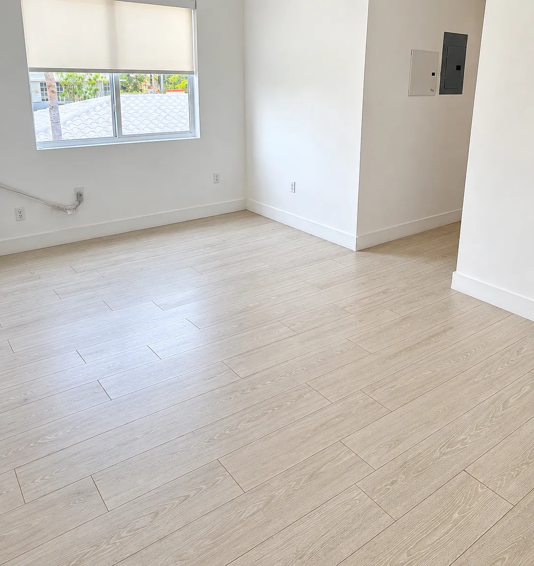 6918 Bay Dr — Photo 2
