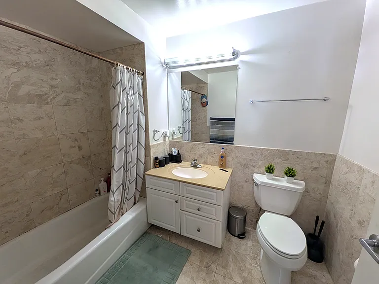 583 Hayes St #2 — Photo 9