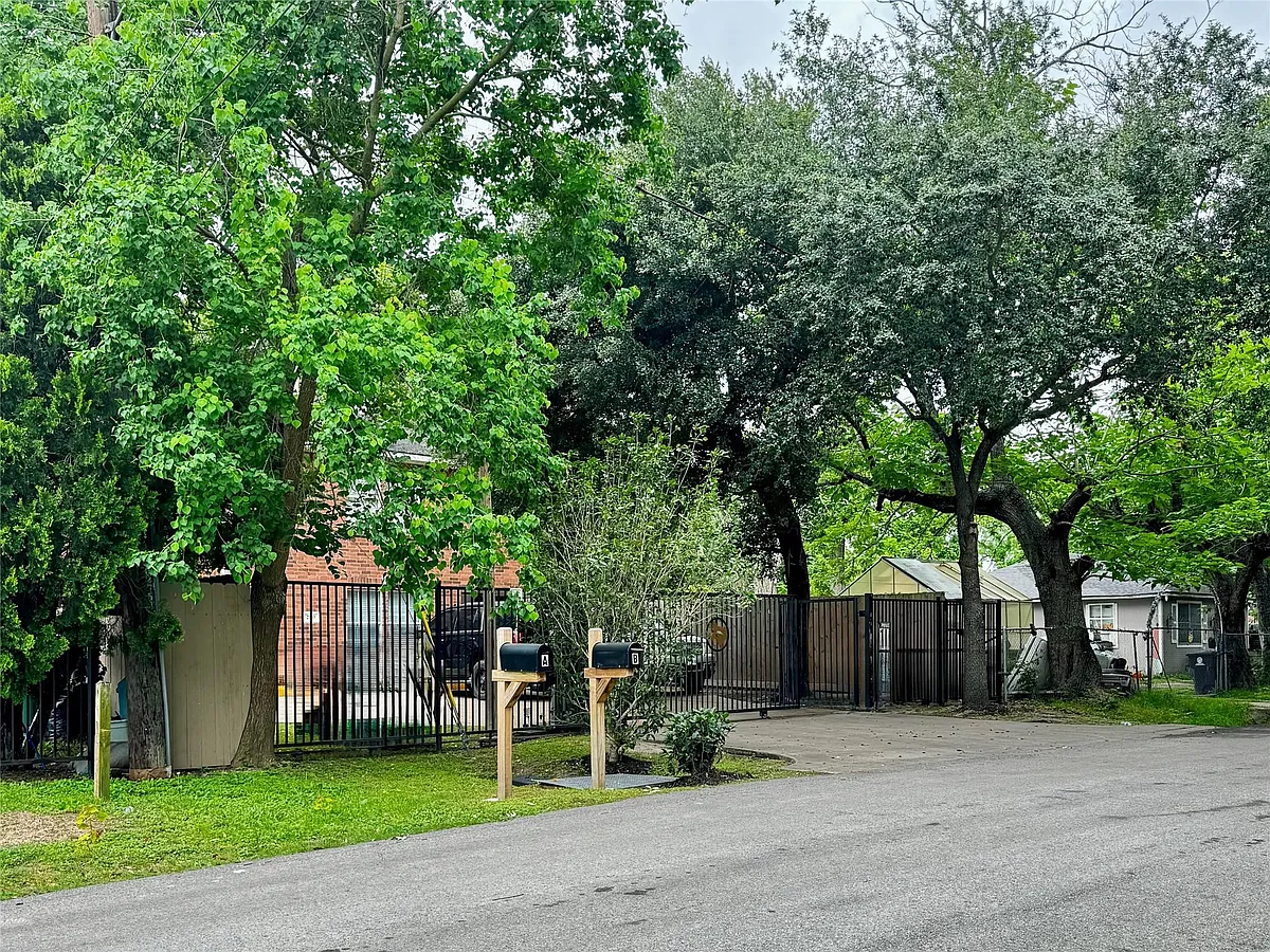 Building Photo - 2110 Turner Dr