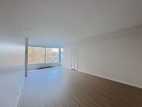 5th image of 4465 Douglas Ave APT 5M