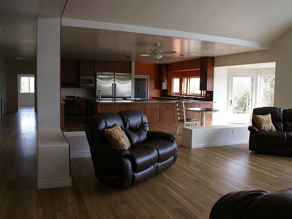 Great room, kitchen nook