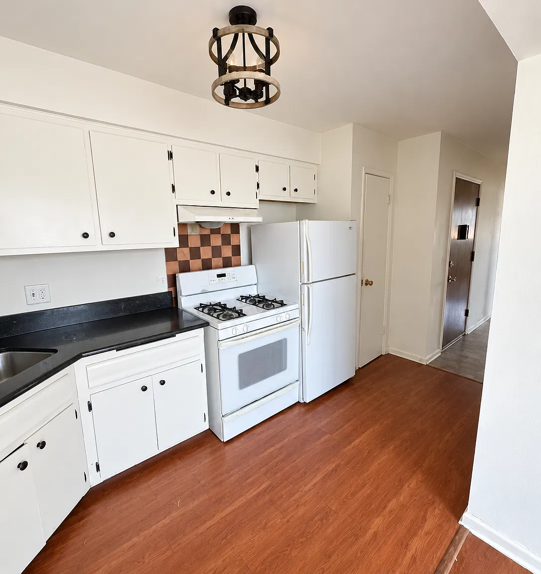 11032 S Kilbourn Ave — Photo 3