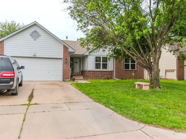 421 Fieldstone St, Valley Center, KS 67147