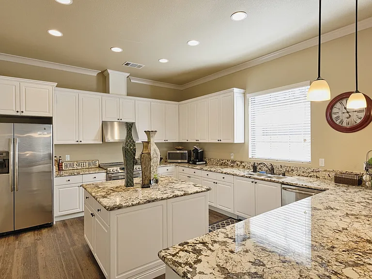 5550 N Figarden Dr — Photo 7