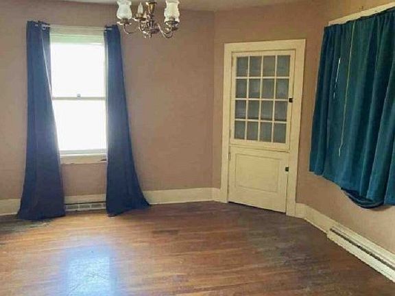 4th image of 801 Mace St
