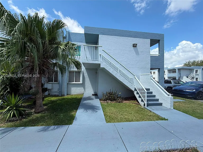 6207 SW 131st Ct #101 — Photo 2