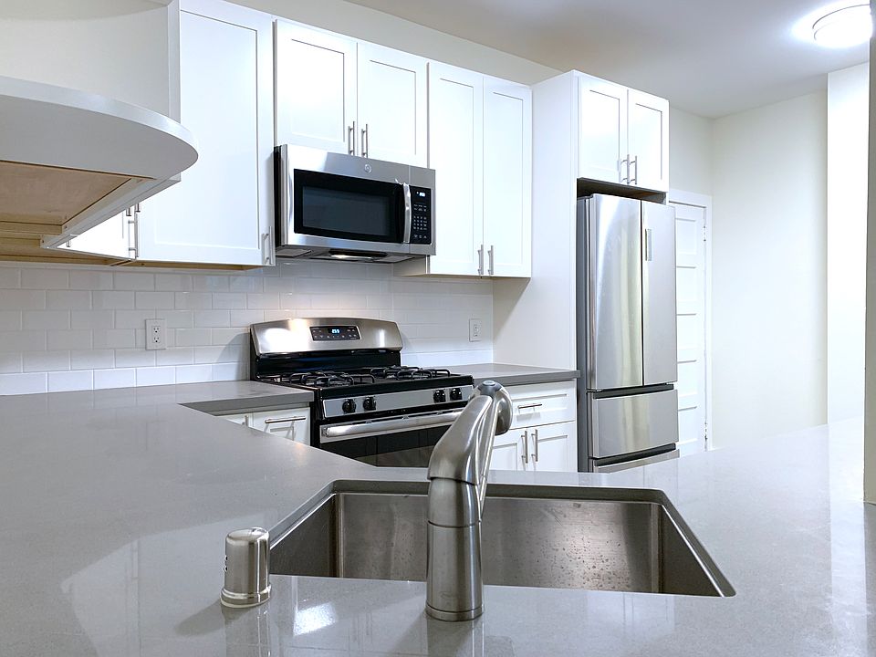 1st image of 1035 Pine St APT 1A