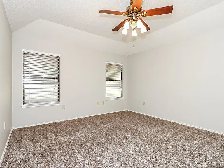 700 Sandy Trl — Photo 8