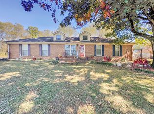 300 Greenfield Ln, Castalian Springs, TN 37031
