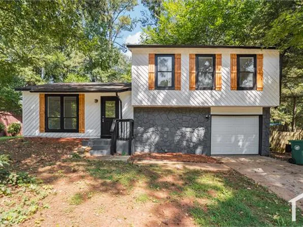 3852 W Wood Path, Stone Mountain, GA 30083