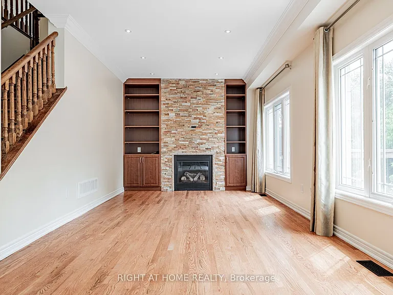 67 Timna Cres — Photo 6