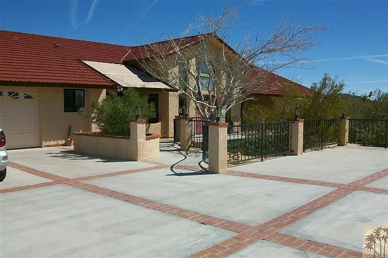 1st image of 225 N Landers Ln