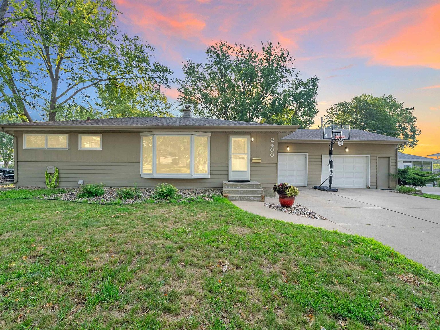 2400 S Blauvelt Ave, Sioux Falls, SD 57105 MLS 22305211 Zillow