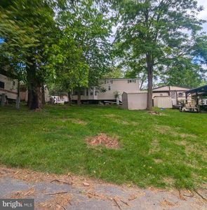 2 Deadwood Dr, Falling Waters, WV, 25419