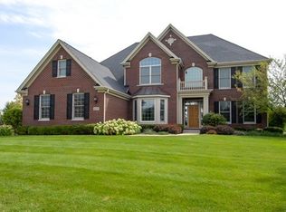 4010 Meadow View Dr, Saint Charles, IL 60175