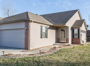 2228 Calgary Dr, Shiloh, IL 62221