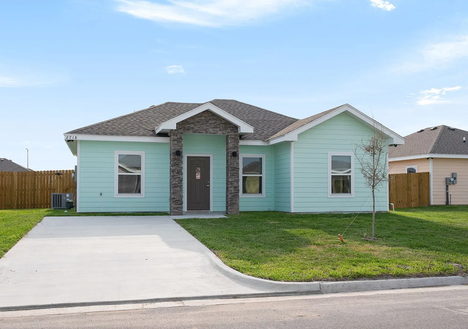 Movein Special! Get 1 Month Free With A 13month Lease! - 4bd Home In la Feria — Photo 1