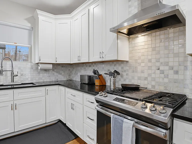 1906 W 47th St — Photo 11