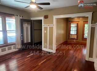 1907 E Park Pl, Milwaukee, WI 53211