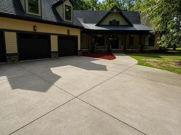 205 Carrie Dr, Clayton, NC 27527