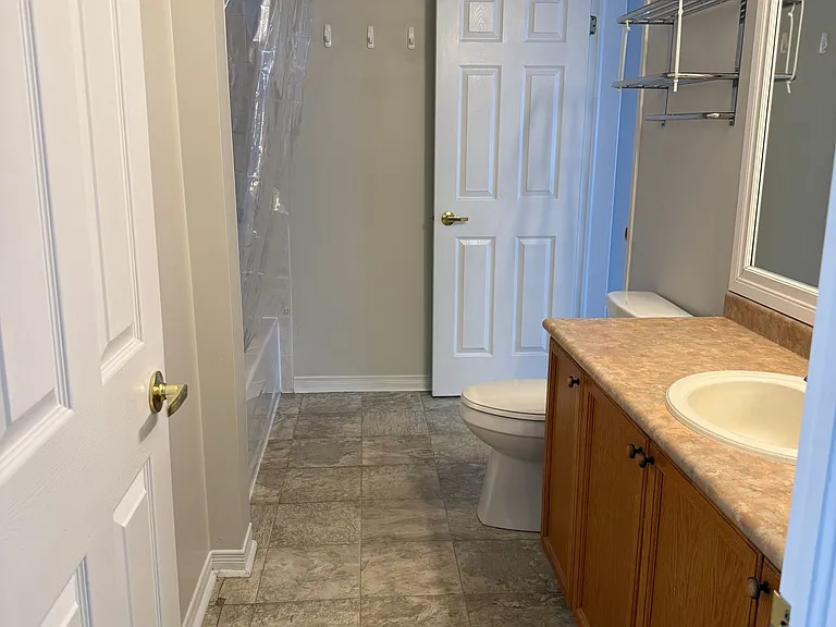 229 Dunsmore Ln #UPPER — Photo 12