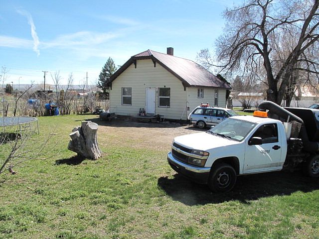 1st image of 450 E 20th St