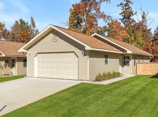 9842 Deer Track Ct, Interlochen, MI 49643