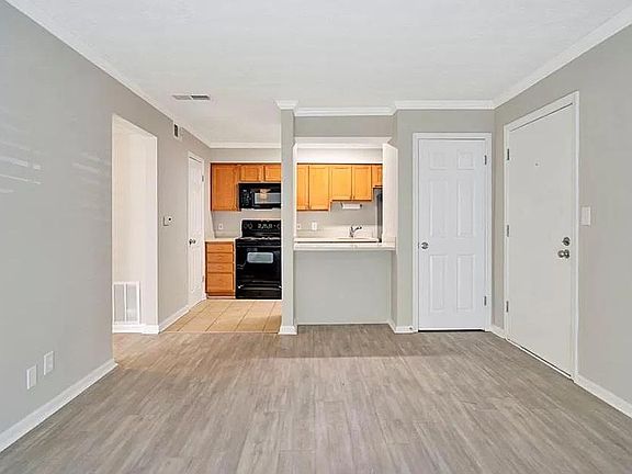 5th image of 3175 Seven Pines Ct