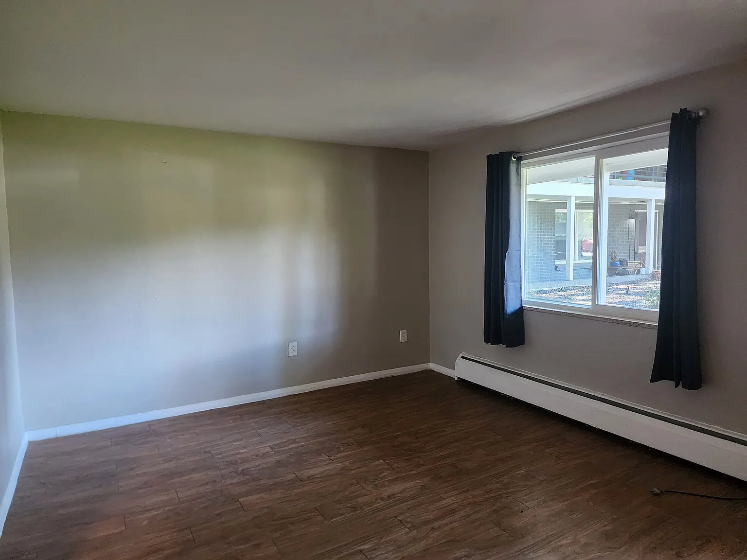 2 bed, 850 sqft, $1,550 — Photo 2