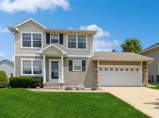 325 SE Sagewood Cir, Waukee, IA 50263